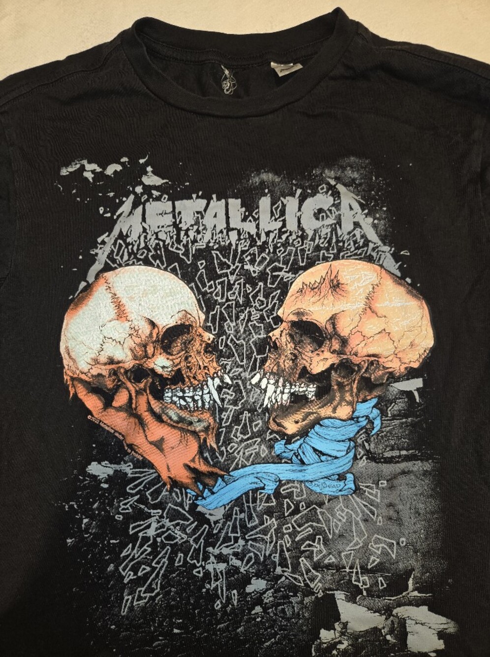 Metallica Black Short-Sleeve Graphic Tee with Blue Accent Fits Like A Large - Picture 2 of 6